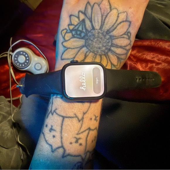 Series 8 apple watch - Picture 2 of 5